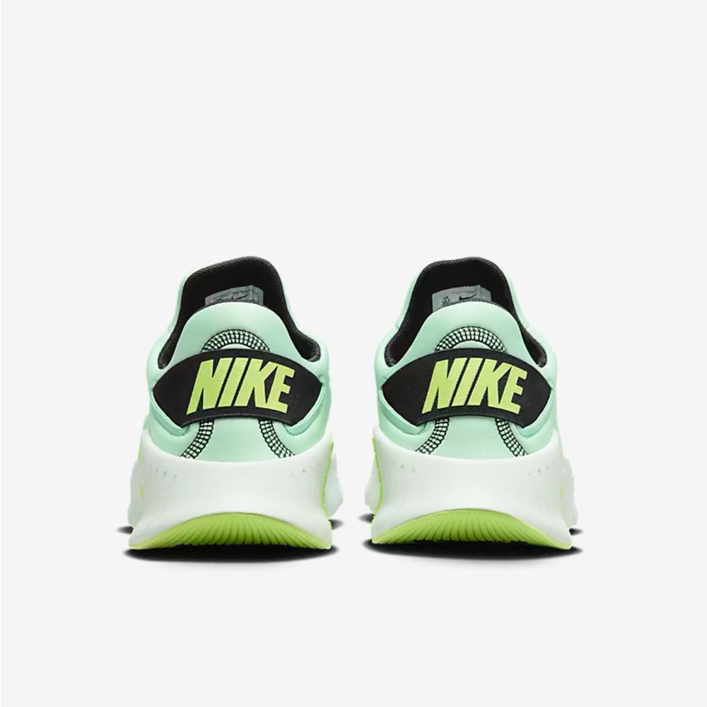 Nike Free Metcon 4 Sneakers - Picture 3 of 15
